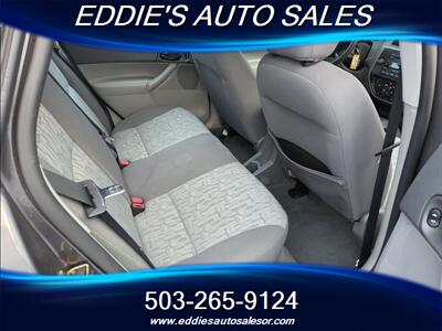 2005 Ford Focus ZXW SE   - Photo 13 - Gresham, OR 97080