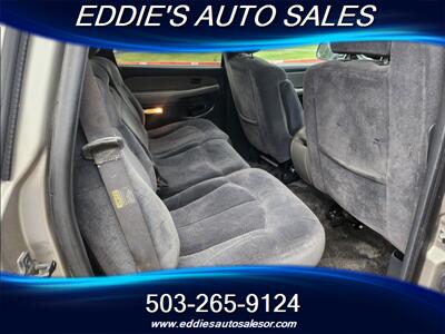 2001 Chevrolet Tahoe LS   - Photo 3 - Gresham, OR 97080