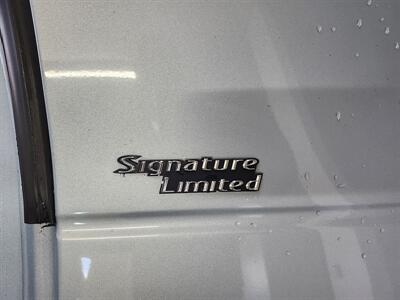 2011 Lincoln Town Car Signature Limited   - Photo 10 - Gresham, OR 97080