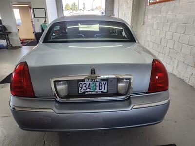 2011 Lincoln Town Car Signature Limited   - Photo 8 - Gresham, OR 97080