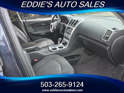 2012 GMC Acadia SL - Photo 11 - Gresham, OR 97080