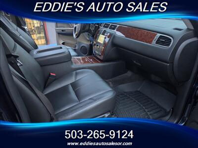 2008 Chevrolet Tahoe LTZ (SUPER CLEAN) - Photo 11 - Gresham, OR 97080