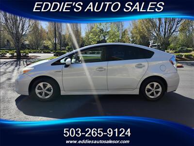 2014 Toyota Prius Three - Photo 2 - Gresham, OR 97080