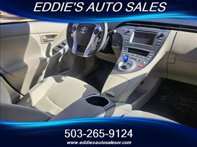2014 Toyota Prius Three - Photo 10 - Gresham, OR 97080