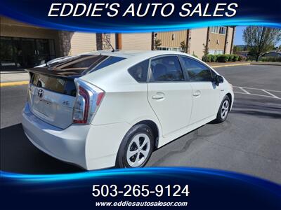 2014 Toyota Prius Three - Photo 6 - Gresham, OR 97080