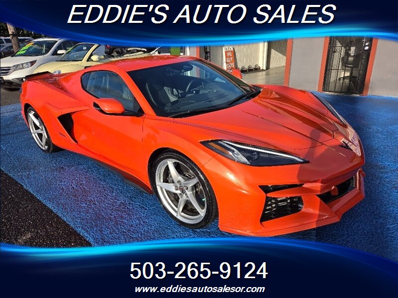 2025 Chevrolet Corvette E-Ray ((LIKE NEW ONE OWNER ))   - Photo 1 - Gresham, OR 97080