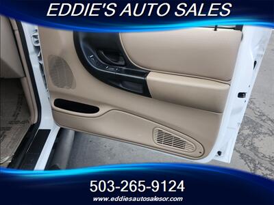2000 Ford Ranger XLT  ((ONLY 19K))   - Photo 11 - Gresham, OR 97080