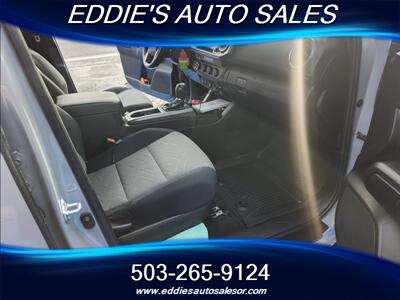 2021 Toyota Tacoma TRD Off-Road   - Photo 13 - Gresham, OR 97080