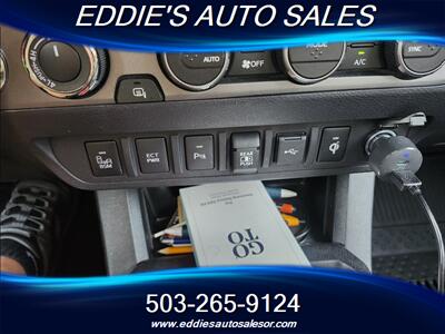 2021 Toyota Tacoma TRD Off-Road   - Photo 19 - Gresham, OR 97080