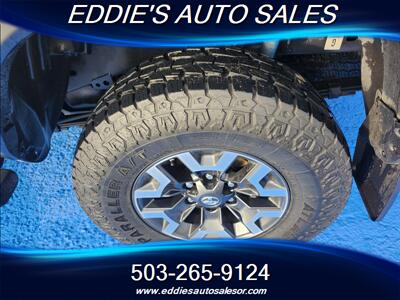 2021 Toyota Tacoma TRD Off-Road   - Photo 9 - Gresham, OR 97080