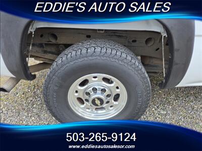 2001 Chevrolet Silverado 2500 LS SUPER CLEAN TRUCK - Photo 4 - Gresham, OR 97080