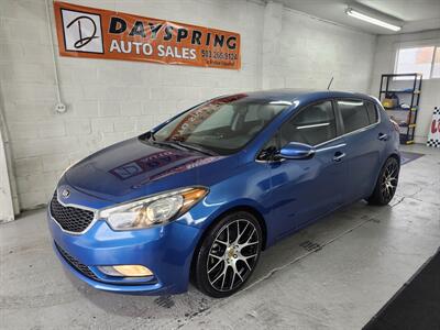 2015 Kia Forte5 EX   - Photo 10 - Gresham, OR 97080