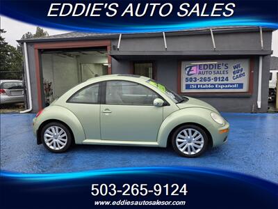 2009 Volkswagen New Beetle 5 SPEEDS ONE OWNER - Photo 1 - Gresham, OR 97080