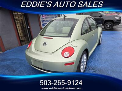 2009 Volkswagen New Beetle 5 SPEEDS ONE OWNER - Photo 6 - Gresham, OR 97080