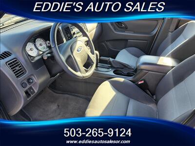 2005 Ford Escape XLS LOW MILES 61K   - Photo 16 - Gresham, OR 97080