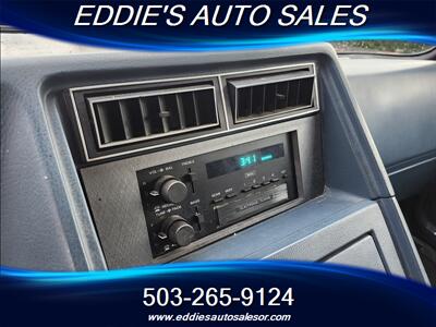1996 Chevrolet Chevy Van Classic G30   - Photo 12 - Gresham, OR 97080