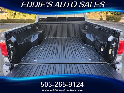 2021 Toyota Tacoma TRD Off-Road (( CLEAN TITLE LIKE NEW ))   - Photo 10 - Gresham, OR 97080