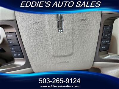 2013 Lincoln Navigator SUPER CLEAN   - Photo 19 - Gresham, OR 97080