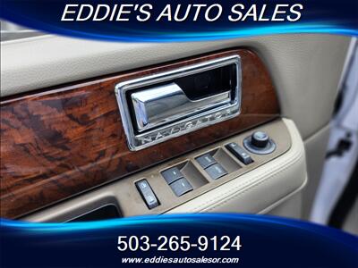 2013 Lincoln Navigator SUPER CLEAN   - Photo 15 - Gresham, OR 97080