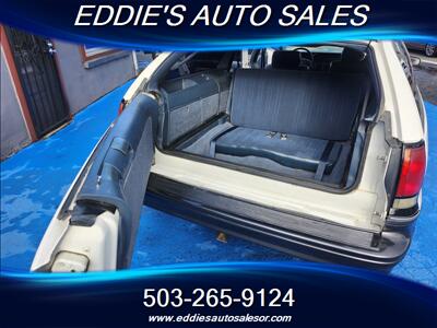 1992 Oldsmobile Custom Cruiser - Photo 12 - Gresham, OR 97080