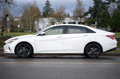 2023 Hyundai ELANTRA SEL   - Photo 3 - Surrey, BC V4N 0V9