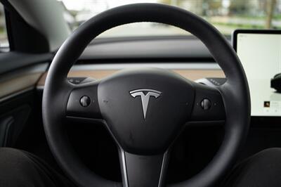 2021 Tesla Model 3 Standard Range Plus   - Photo 8 - Surrey, BC V4N 0V9