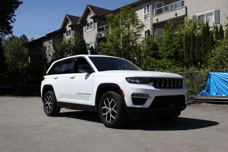 2024 Jeep Grand Cherokee Limited   - Photo 1 - Surrey, BC V4N 0V9
