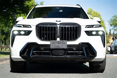 2023 BMW X7 xDrive40i Sports Activity Vehicle   - Photo 2 - Surrey, BC V4N 0V9