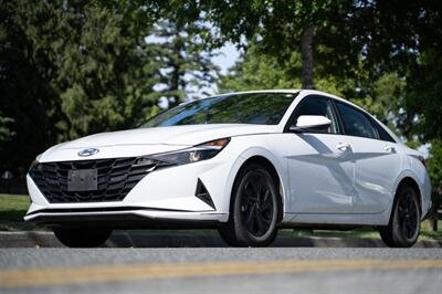 2022 Hyundai ELANTRA SEL Sedan