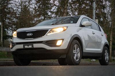 2015 Kia Sportage LX   - Photo 2 - Surrey, BC V4N 0V9