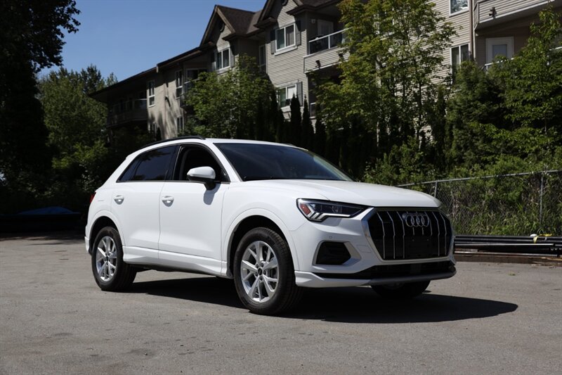 2025 Audi Q3 quattro Premium 40 TFSI  
