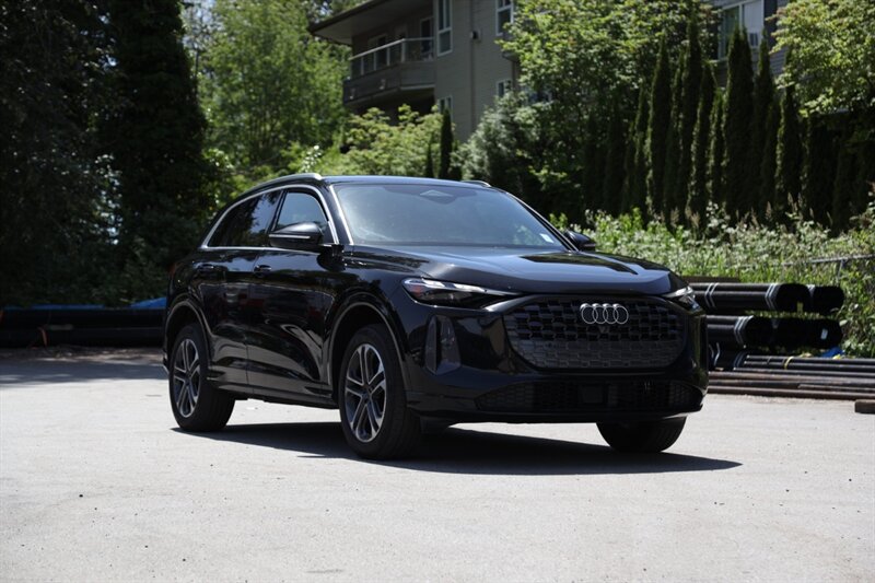 2025 Audi Q5 quattro Premium TFSI  