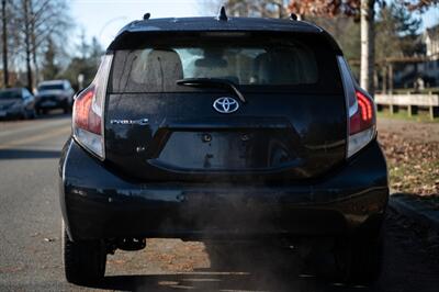 2016 Toyota Prius c   - Photo 4 - Surrey, BC V4N 0V9