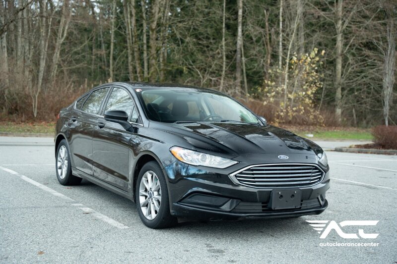 2017 Ford Fusion SE Sedan   - Photo 1 - Surrey, BC V4N 0V9