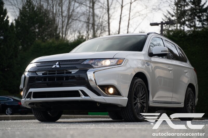 2022 Mitsubishi Outlander PHEV SEL   - Photo 1 - Surrey, BC V4N 0V9