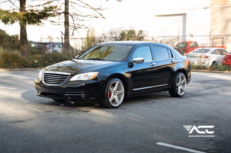 2013 Chrysler 200 Limited   - Photo 1 - Surrey, BC V4N 0V9