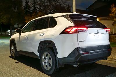 2023 Toyota RAV4 LE   - Photo 4 - Surrey, BC V4N 0V9