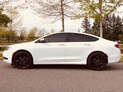 2015 Chrysler 200 4dr Sdn S FWD   - Photo 2 - Surrey, BC V4N 0V9