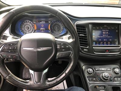 2015 Chrysler 200 4dr Sdn S FWD   - Photo 6 - Surrey, BC V4N 0V9