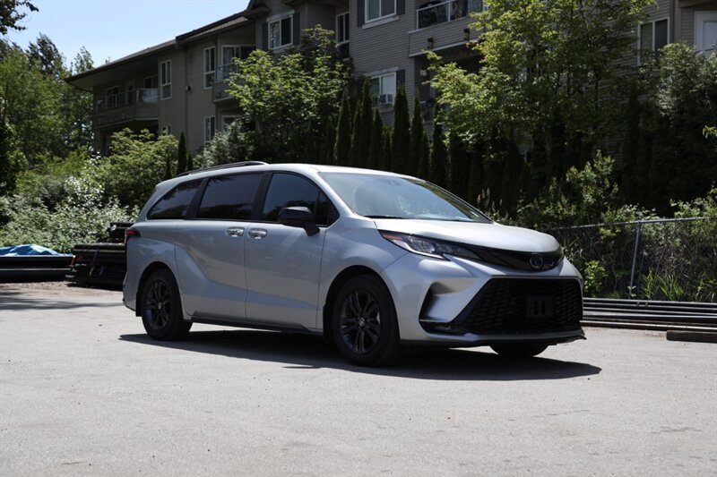 2025 Toyota Sienna XLE 8-Passenger  