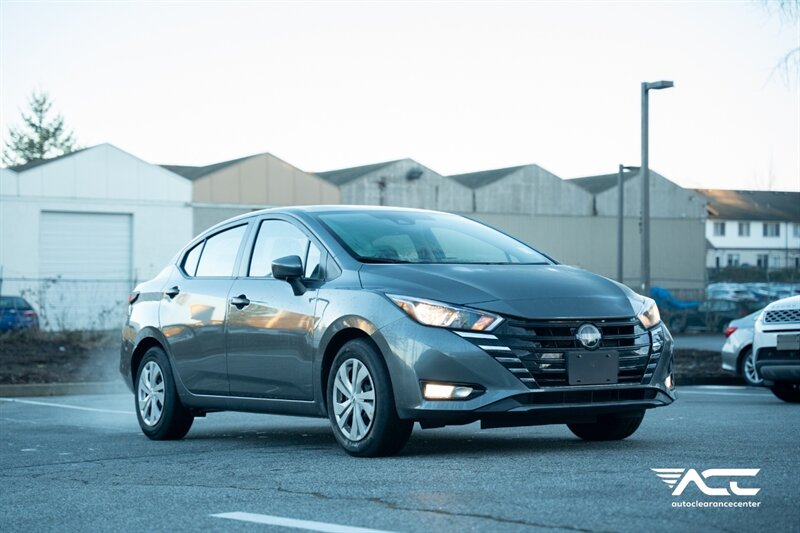 2024 Nissan Versa S Sedan   - Photo 1 - Surrey, BC V4N 0V9