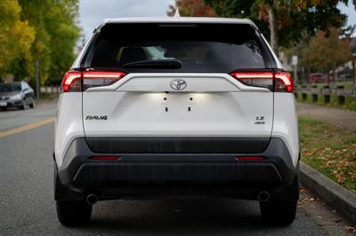 2022 Toyota RAV4 LE   - Photo 4 - Surrey, BC V4N 0V9