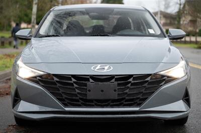 2022 Hyundai ELANTRA Essential   - Photo 1 - Surrey, BC V4N 0V9