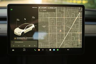 2021 Tesla Model 3 Standard Range Plus   - Photo 10 - Surrey, BC V4N 0V9