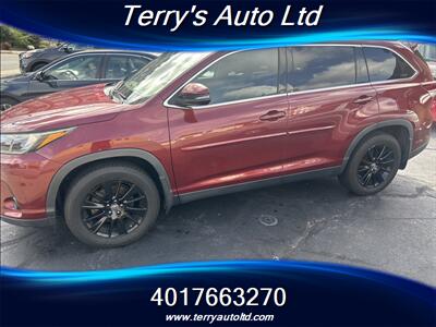 2019 Toyota Highlander XLE   - Photo 1 - Woonsocket, RI 02895