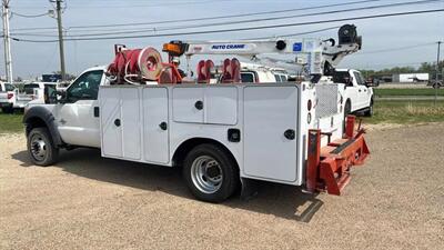 2013 Ford F550 Super Duty Regular Cab & Chassis 165  W.B. 2D   - Photo 2 - Waco, TX 76706