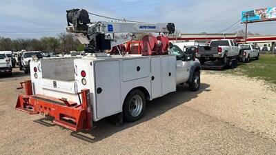 2013 Ford F550 Super Duty Regular Cab & Chassis 165  W.B. 2D   - Photo 4 - Waco, TX 76706