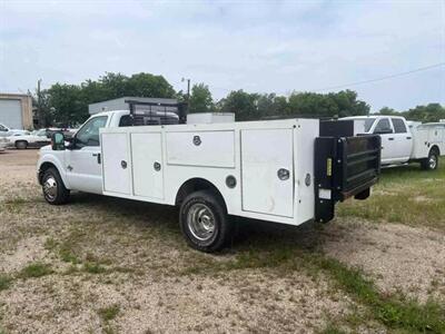 2013 Ford F350 Super Duty Regular Cab & Chassis XL Cab & Chassis 2D   - Photo 2 - Waco, TX 76706