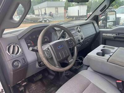 2013 Ford F350 Super Duty Regular Cab & Chassis XL Cab & Chassis 2D   - Photo 8 - Waco, TX 76706