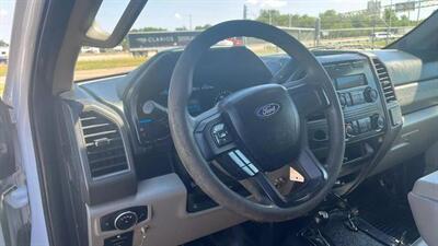 2017 Ford F550 Super Duty Crew Cab & Chassis XL 179  W.B. 4D   - Photo 8 - Waco, TX 76706